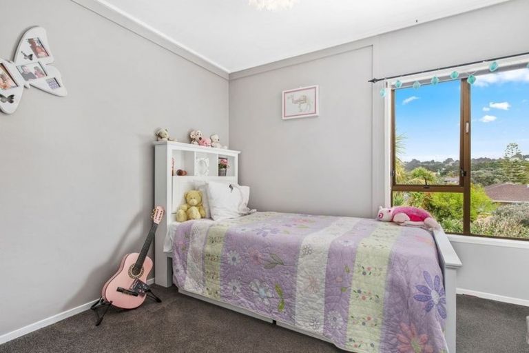 Photo of property in 1/6 Reynolds Place, Torbay, Auckland, 0630