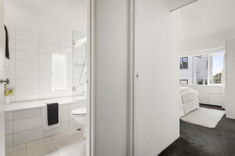 Photo of property in 13/212 Hurstmere Road, Takapuna, Auckland, 0622