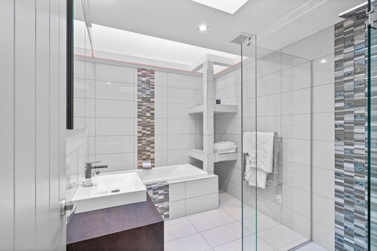 Photo of property in 7 Ruru Place, Levin, 5510