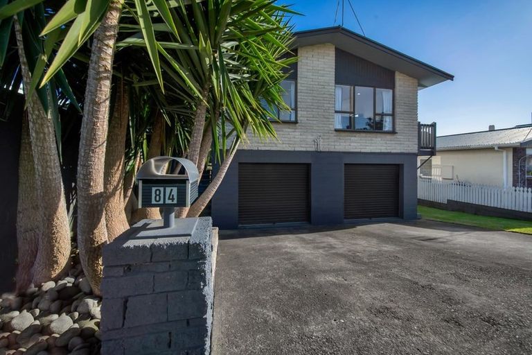 Photo of property in 84 Pioneer Road, Moturoa, New Plymouth, 4310