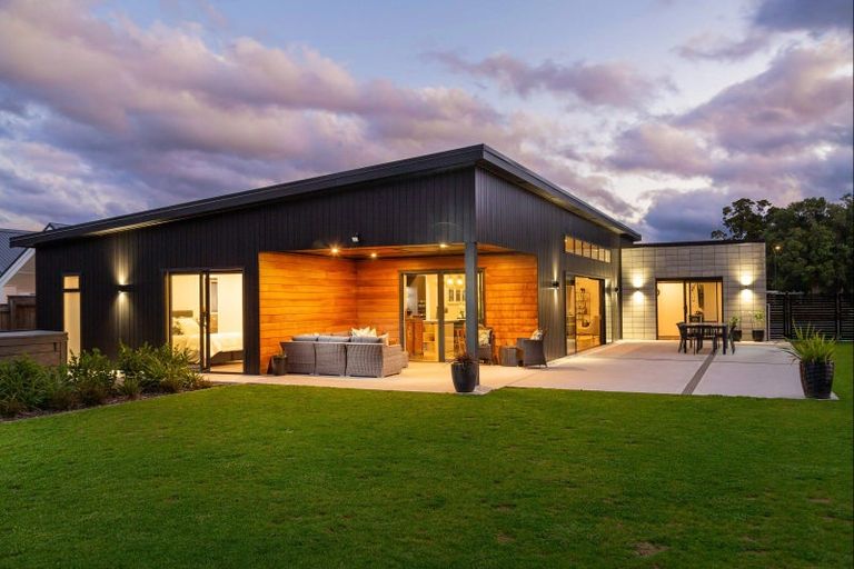 Photo of property in 1 Matai Grove, Greytown, 5712