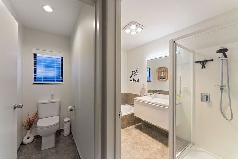 Photo of property in 37 Realm Drive, Paraparaumu, 5032