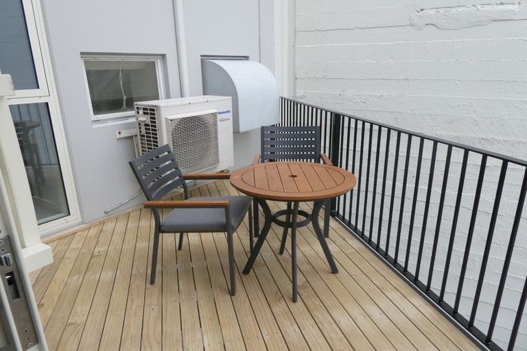 Photo of property in De Vere Apartments, 4/23 Tennyson Street, Te Aro, Wellington, 6011