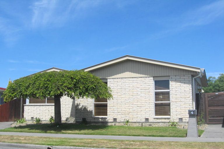 Photo of property in 4 De Bloge Place, Burwood, Christchurch, 8061