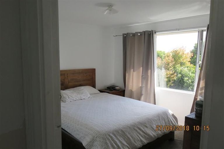 Photo of property in 10 Beauchamp Drive, Massey, Auckland, 0614