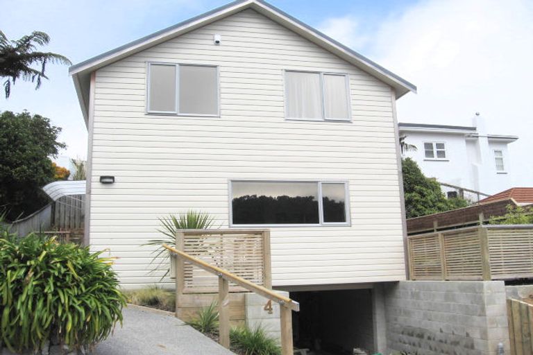 Photo of property in 4 Woodhouse Avenue, Karori, Wellington, 6012