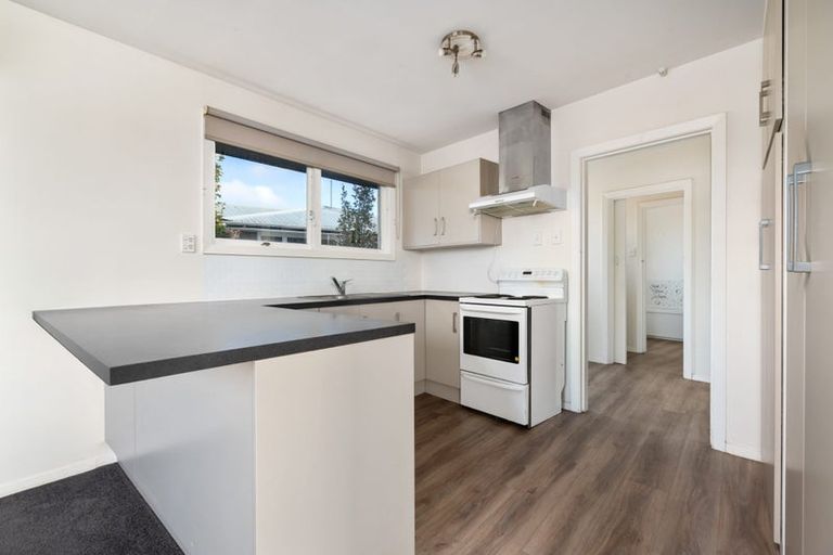 Photo of property in 33 Cotswold Avenue, Bishopdale, Christchurch, 8053