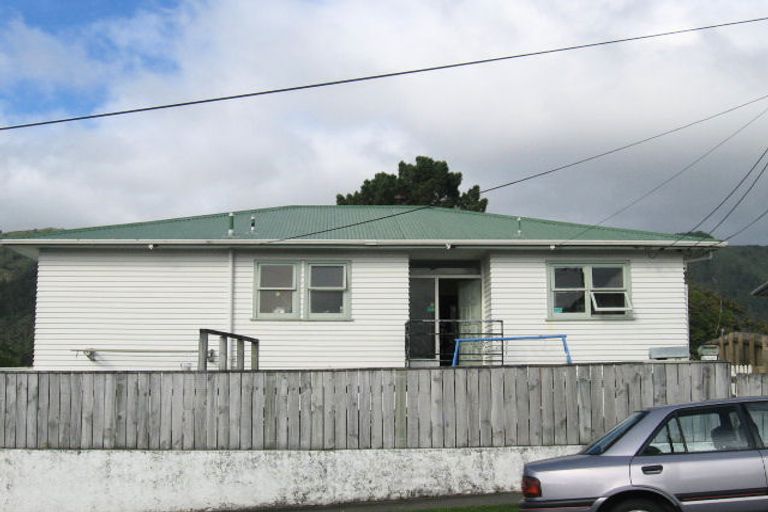 Photo of property in 26-26a Amundsen Grove, Stokes Valley, Lower Hutt, 5019