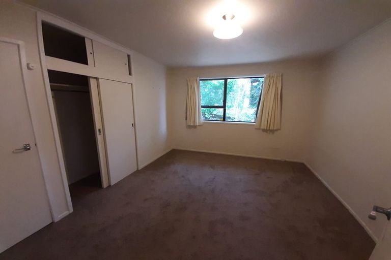 Photo of property in 33 Sequoia Place, Sunnynook, Auckland, 0620