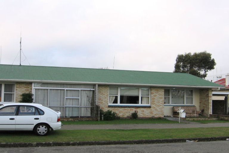 Photo of property in 5 Oakley Street, Palmerston North, 4410