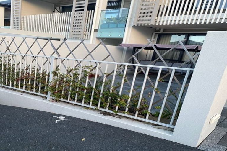 Photo of property in 12 Sapling Way, Silverdale, 0932