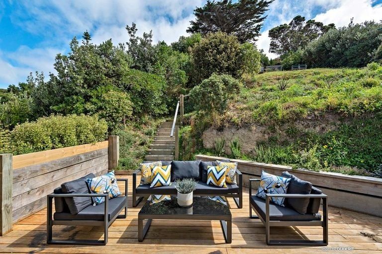 Photo of property in 31 Milne Terrace, Island Bay, Wellington, 6023