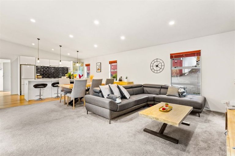 Photo of property in 2/72 Spinella Drive, Bayview, Auckland, 0629