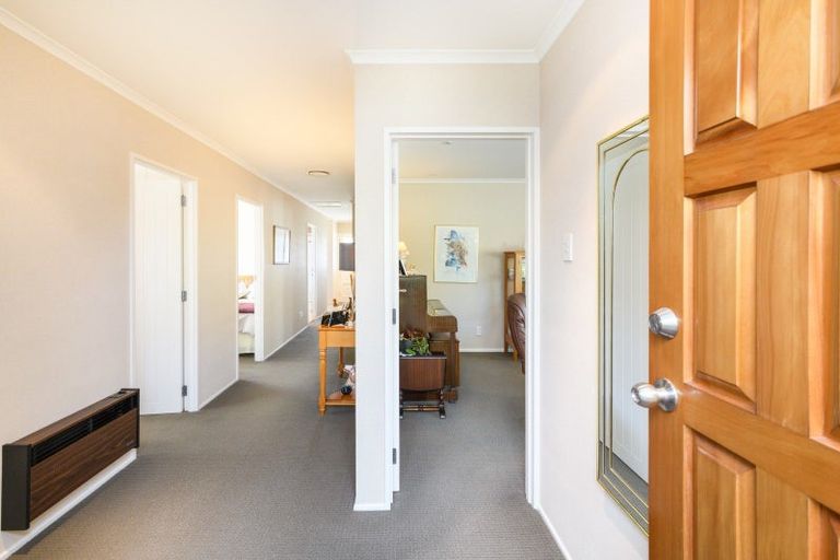 Photo of property in 6 Mudgway Place, Awapuni, Palmerston North, 4412