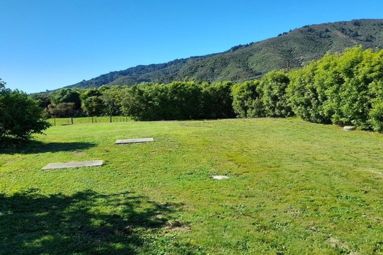 Photo of property in 235 Waikawa Road, Waikawa, Picton, 7220