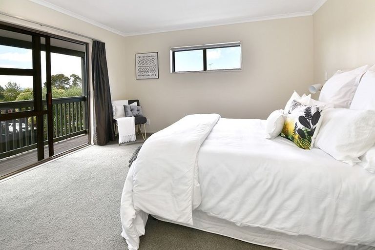 Photo of property in 59 Elliston Crescent, Stanmore Bay, Whangaparaoa, 0932