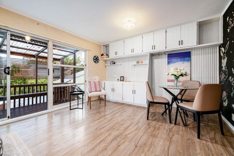 Photo of property in 2/7 Dakota Avenue, Beach Haven, Auckland, 0626