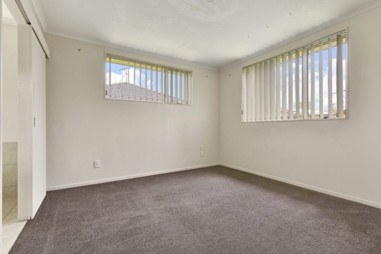 Photo of property in 18 Ranch Place, Pukekohe, 2120