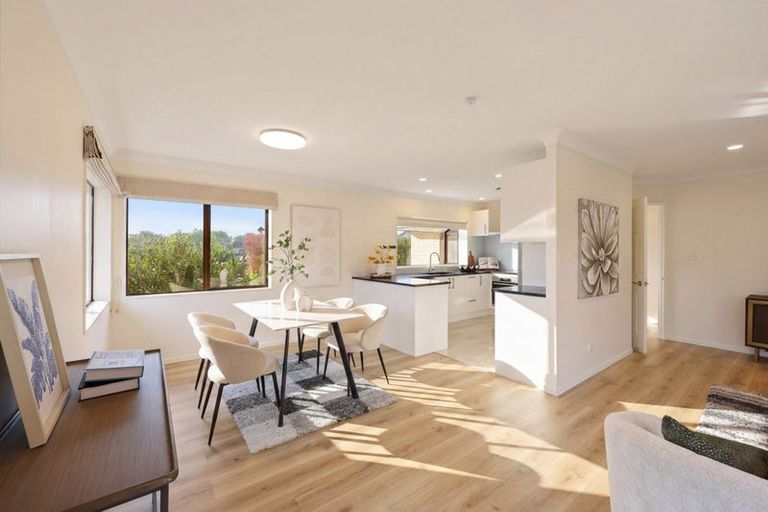 Photo of property in 1/17 Penruddocke Road, Half Moon Bay, Auckland, 2012