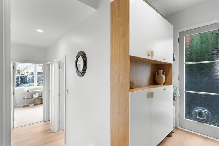 Photo of property in 21 Woodstock Place, Russley, Christchurch, 8042