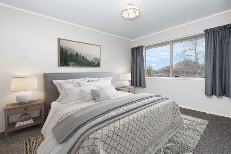 Photo of property in 8 Crescent Hills Court, Northpark, Auckland, 2013