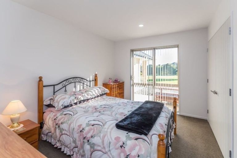 Photo of property in 38 Saint Laurent Way, Ohau, Levin, 5570