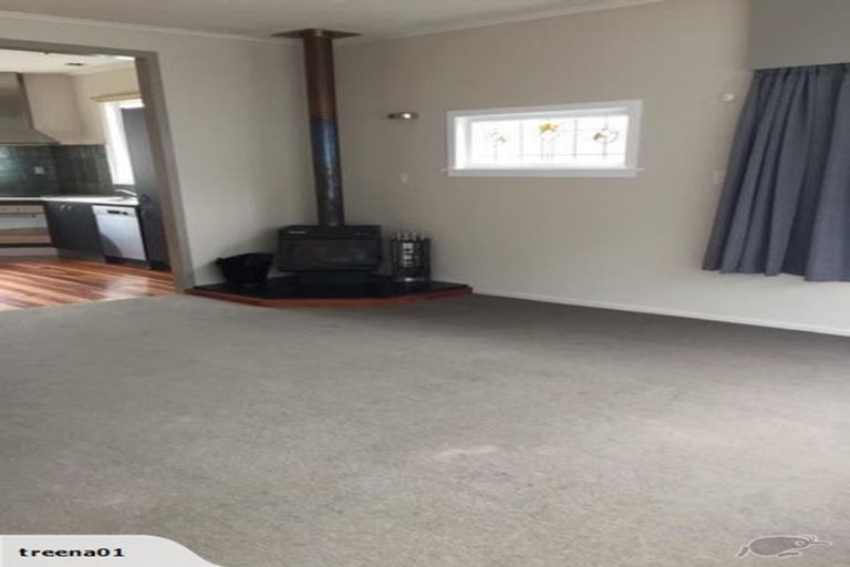 Photo of property in 10 Airlie Road, Plimmerton, Porirua, 5026