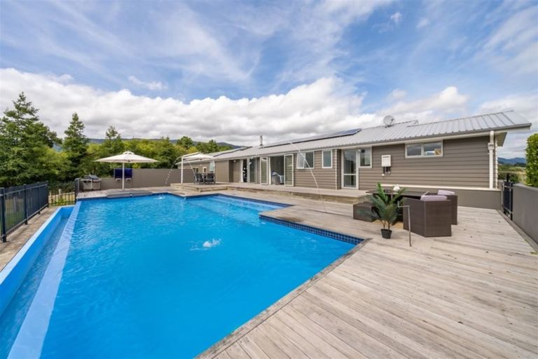 Photo of property in 183 Mangaroa Valley Road, Mangaroa, Upper Hutt, 5371