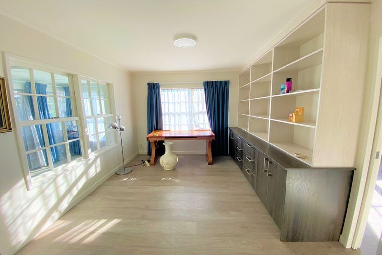 Photo of property in 78 Glenmore Road, Sunnyhills, Auckland, 2010