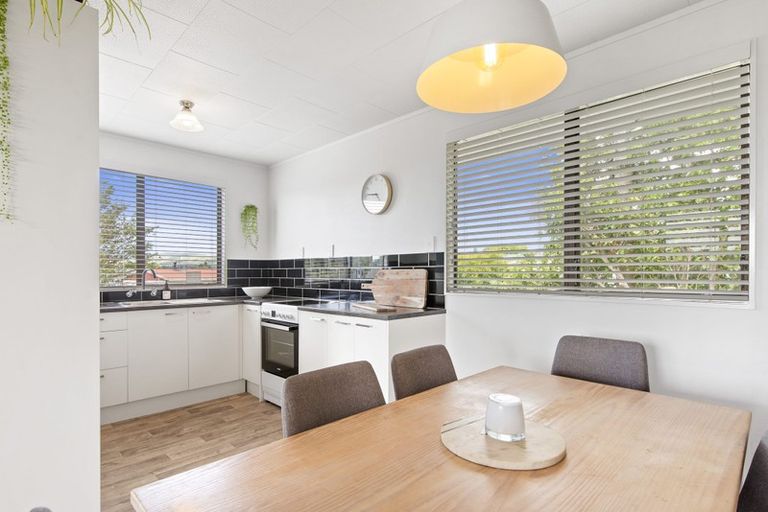 Photo of property in 16 Bronte Place, Owhata, Rotorua, 3010