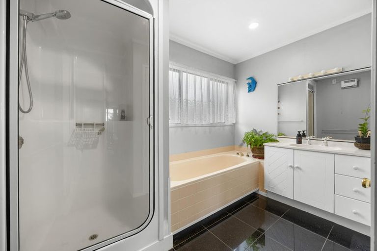 Photo of property in 207 Royal Road, Massey, Auckland, 0614