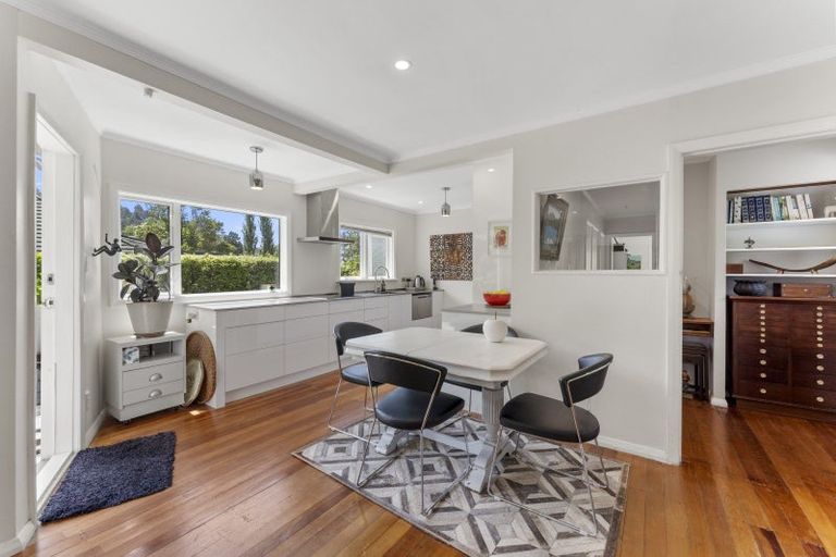 Photo of property in 33 Jocelyn Crescent, Pinehaven, Upper Hutt, 5019