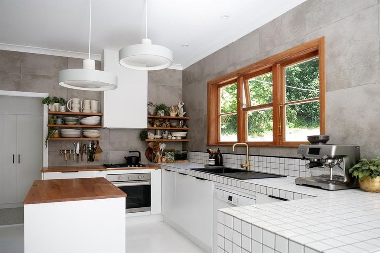 Photo of property in 122 Seddon Street, Naenae, Lower Hutt, 5011