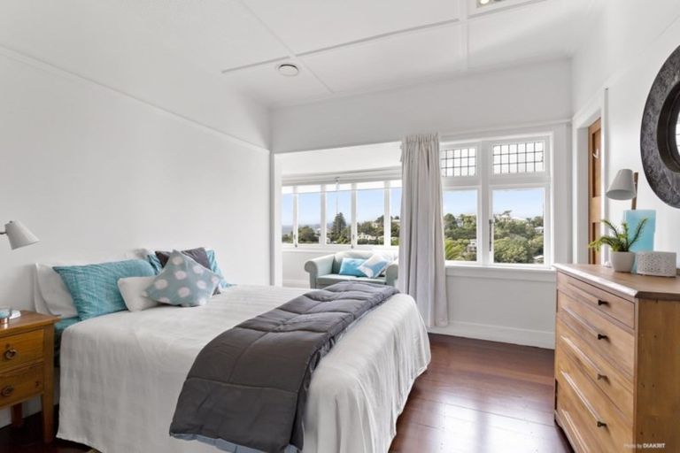 Photo of property in 4 Raroa Crescent, Northland, Wellington, 6012