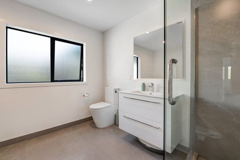 Photo of property in 3a Gladys Avenue, Glenfield, Auckland, 0629