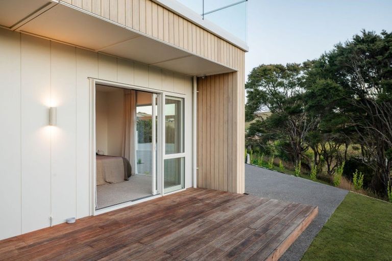 Photo of property in 98 Omahina Street, Raglan, 3225