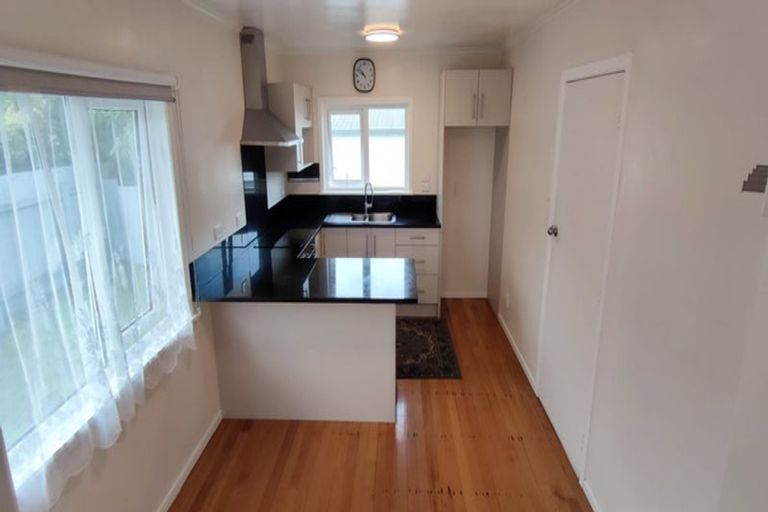Photo of property in 9a Pukeroa Place, Papakura, 2110