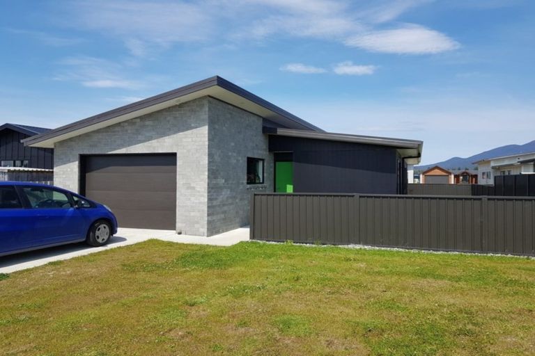 Photo of property in 51 Takitimu Avenue, Te Anau, 9600