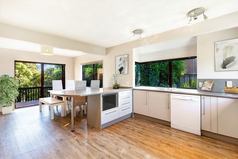 Photo of property in 16 James Cook Drive, Whitby, Porirua, 5024