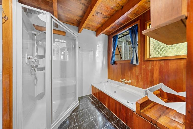 Photo of property in 14 Te Aute Ridge Road, Waitakere, Henderson, 0781