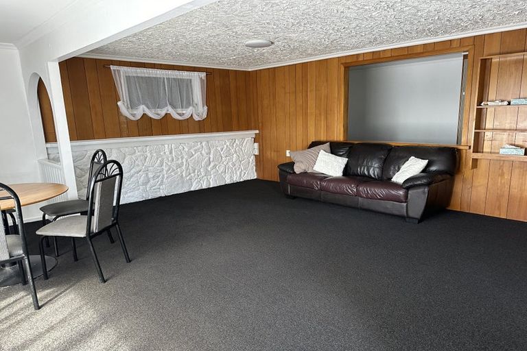 Photo of property in 113 Akaroa Drive, Maupuia, Wellington, 6022