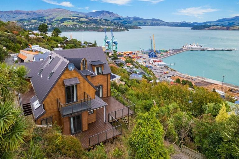 Photo of property in 30 Gilmour Terrace, Lyttelton, 8082