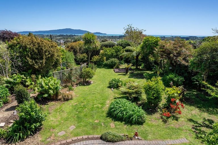 Photo of property in 2 Tui Crescent, Waikanae, 5036