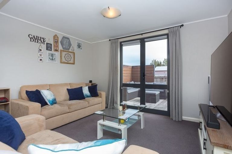 Photo of property in 51 Upjohn Street, Brooklands, New Plymouth, 4310