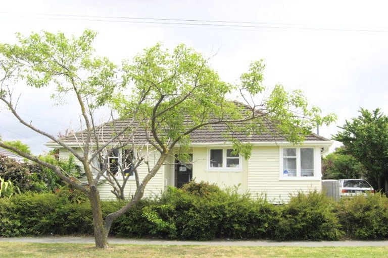 Photo of property in 14 Flay Crescent, Burnside, Christchurch, 8053