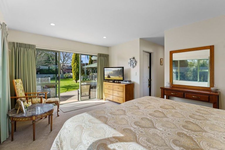 Photo of property in 10 Tararua Crescent, Otaki, 5512