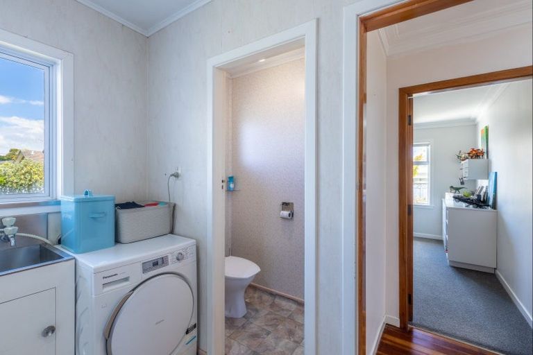 Photo of property in 4 Turakina Street, Merrilands, New Plymouth, 4312