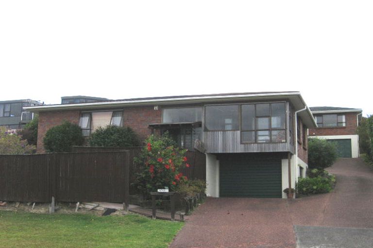 Photo of property in 2/13 Marama Street, Castor Bay, Auckland, 0620