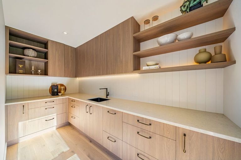 Photo of property in 405a Paekakariki Hill Road, Paekakariki Hill, Porirua, 5381