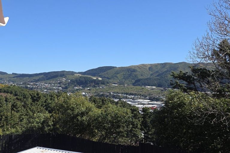 Photo of property in 9a Ash Grove, Ranui, Porirua, 5024